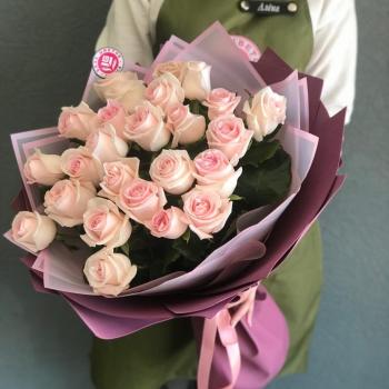 Бело-розовые розы 60 см (Россия) №  58986ki